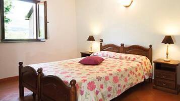 2 quartos, ferros/tábuas de passar roupa, Wi-Fi de cortesia