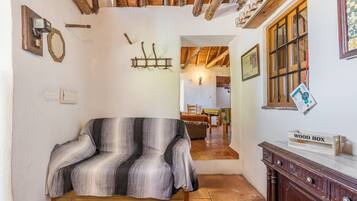 Televisión y chimenea