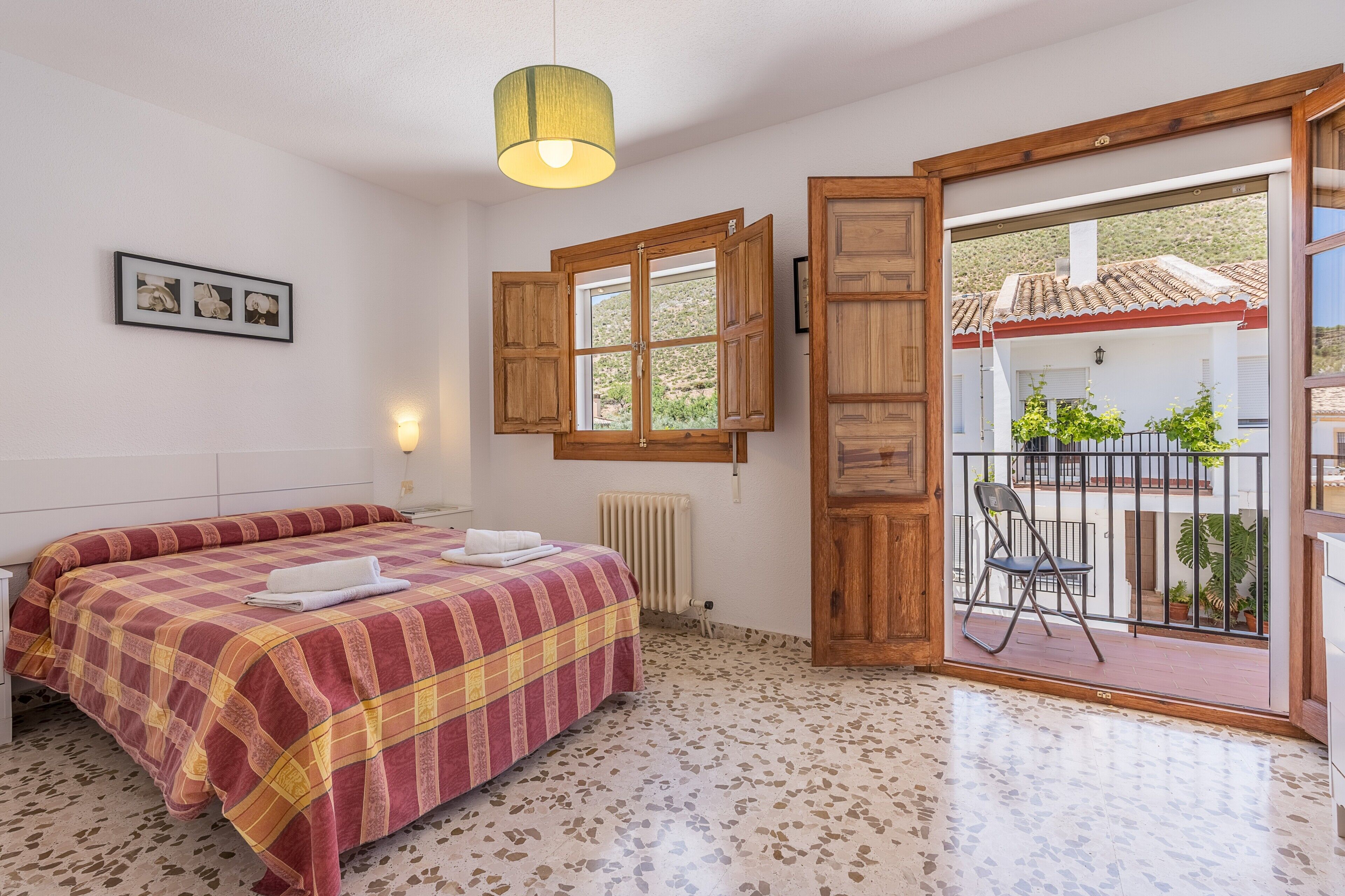 3 habitaciones, tabla de planchar con plancha y wifi gratis 