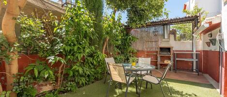 تناول الطعام بالخارج