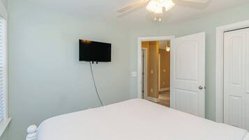 2 bedrooms, free WiFi, bed sheets