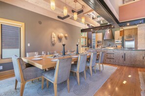 Dining - New* Northstar Lodge~ Snowdrift Lodge w/ Northstar shuttle access (Truckee)