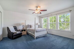 6 bedrooms, iron/ironing board, WiFi, bed sheets