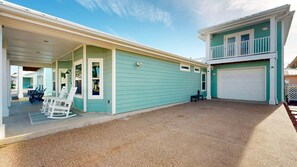 Exterior - Shared Pool, Golf Cart Included, Pet Friendly (Port Aransas)