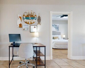 4 camere, una scrivania, Wi-Fi gratuito, lenzuola