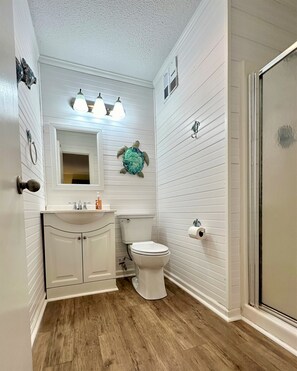 Douche, serviettes fournies