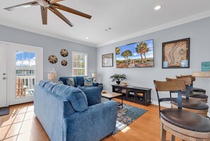 TV, table football - Carolina Comfort - Walk to the beach in Garden City, SC (Garden City Beach)