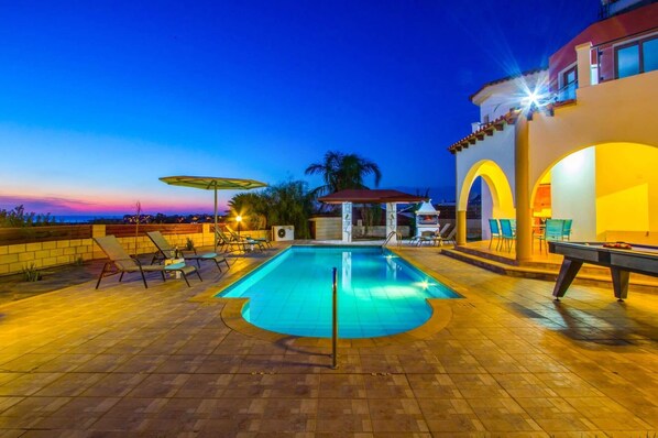 Pool - Villa Helios by Villa Plus (Peyia)