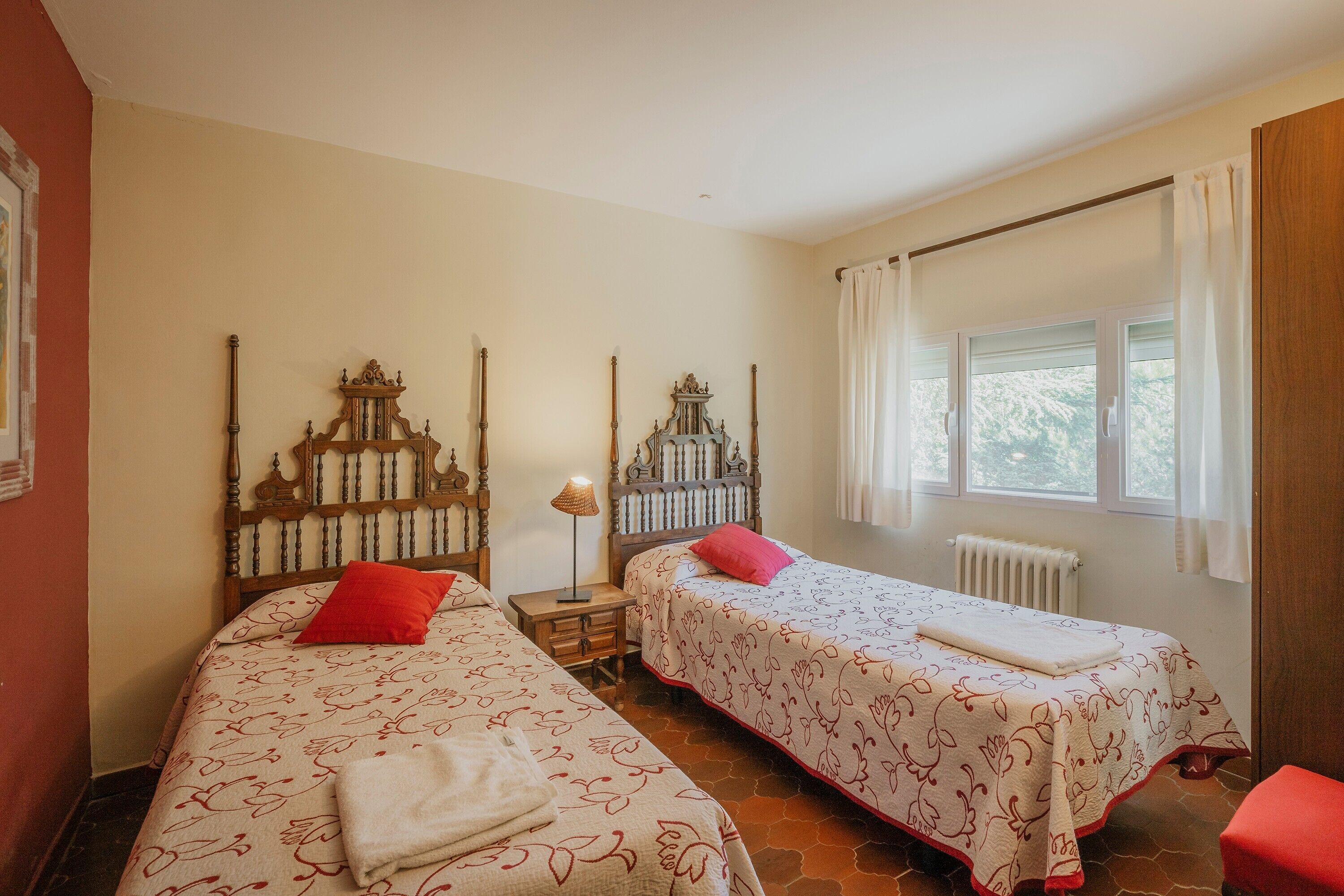 6 bedrooms, free WiFi, bed sheets
