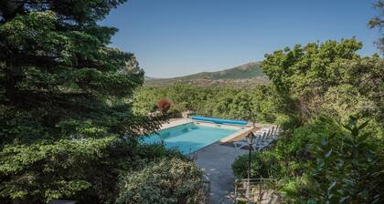 Villa Karina: Finca with Mountain Views, Private Pool and Wi-Fi