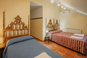 6 bedrooms, free WiFi, bed sheets