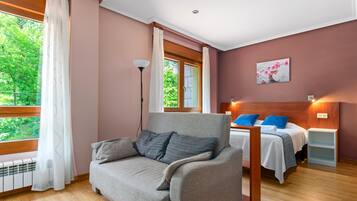 1 bedroom, iron/ironing board, free WiFi, bed sheets