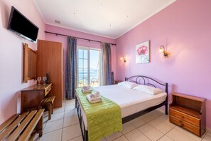 1 habitación, tabla de planchar con plancha, wifi gratis y ropa de cama 
