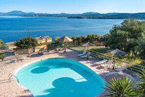 Pool - Apartment 'Stefanosplace Super Studio' with Sea View, Wi-Fi and Air Conditioning (Corfu)