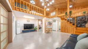 Basic Room, 2 Bedrooms (private house(Pets Not Allowed)) - Gyeongju Woojin Green Pension (Gyeongju)