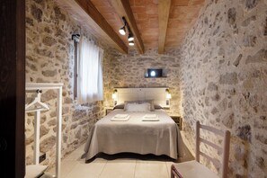9 habitaciones, tabla de planchar con plancha y wifi gratis 