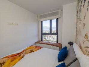 Iron/ironing board, free WiFi, bed sheets - Cubo's Urban Sky Martiricos Malaga Apartment 14 / urban / air conditioning / free wifi / community pool (Málaga)