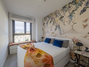 Iron/ironing board, free WiFi, bed sheets