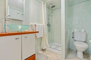 Douche, articles de toilette (gratuits)