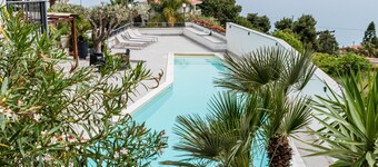 Villa 'Al Tramonto Vista Mare' with Sea View, Wi-Fi and Air Conditioning
