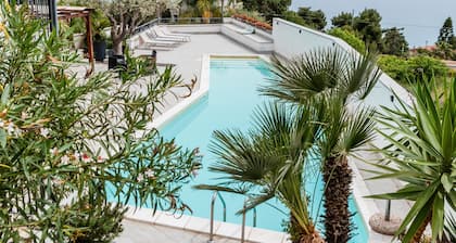 Villa 'Al Tramonto Vista Mare' with Sea View, Wi-Fi and Air Conditioning