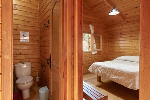 1 bedroom, iron/ironing board, bed sheets - Country House 'Cabaña De Madera 3' with Mountain View, Shared Pool and Air Conditioning (Hornos)