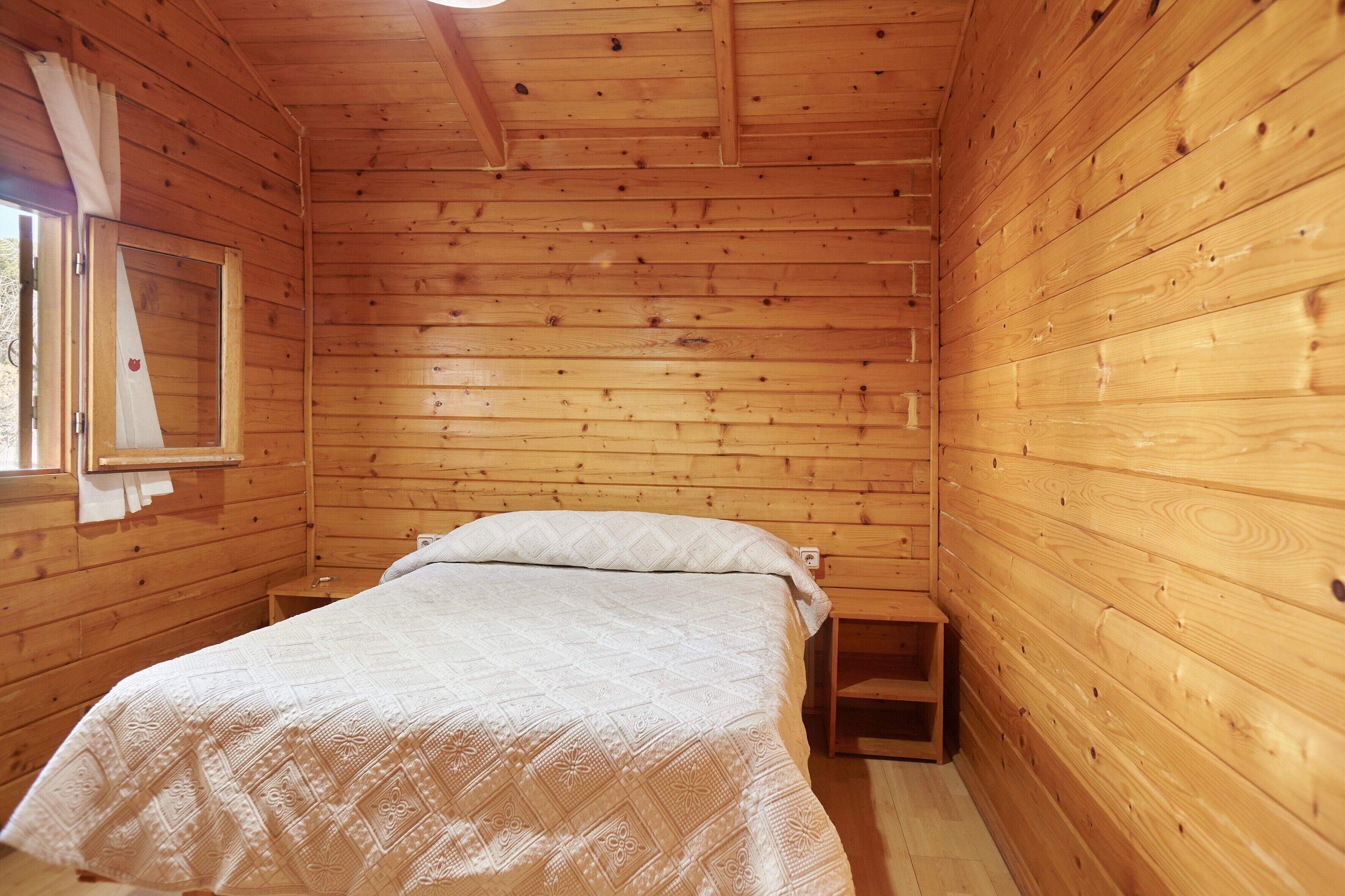 1 soveværelse, strygejern/strygebræt, sengetøj