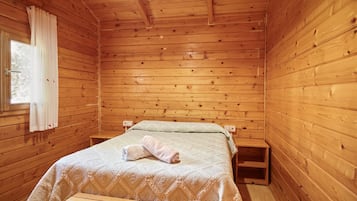 1 slaapkamer, een strijkplank/strijkijzer, beddengoed