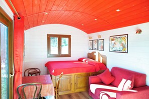 1 bedroom, free WiFi, bed sheets