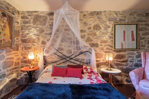 6 soverom, strykejern/-brett og sengetøy