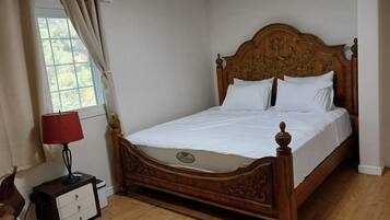 3 Schlafzimmer, Zimmersafe, Schreibtisch, Bügeleisen/Bügelbrett