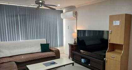 Specializing Villa within 3 minute walking distance from Humphreys Base gate