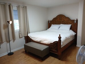 3 bedrooms, in-room safe, desk, iron/ironing board