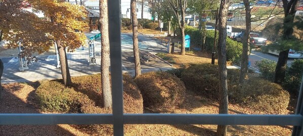 Property grounds - Specializing  Villa within 3 minute  walking distance from Humphreys Base gate (pyeongtaek-si)