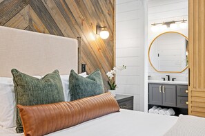 2 habitaciones, tabla de planchar con plancha y cuna de viaje 