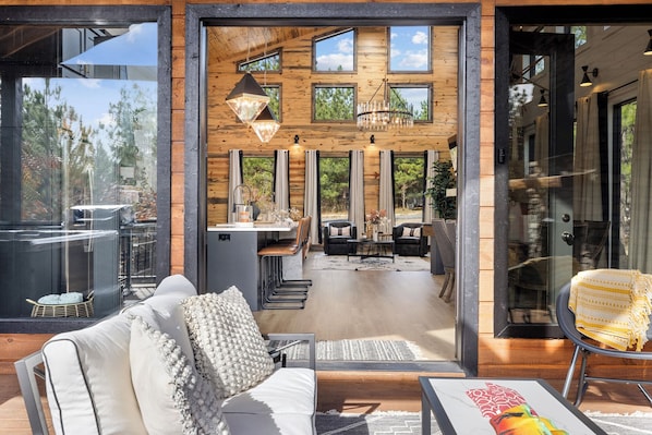 Interior - Luxury Cabin w/ Hot Tub, Fire Pit, Games, WiFi & Modern Amenities in Broken Bow (Broken Bow)