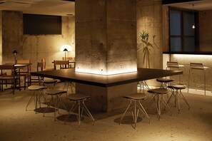 Lounge - TONES OSAKA (Osaka)