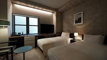 Kamar Twin Standar, Bebas Asap Rokok | Seprai premium, selimut bulu angsa, brankas, dan meja kerja