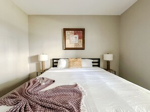 1 bedroom, desk, free WiFi, bed sheets