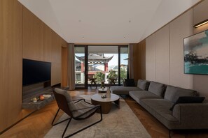 Phòng đôi Cao cấp, quang cảnh thành phố | Khu phòng khách