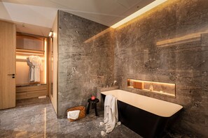 Comfort Double Room, Courtyard View | Premium bedding, down comforters, free minibar, individually decorated - Papman Hotel (Kunming)