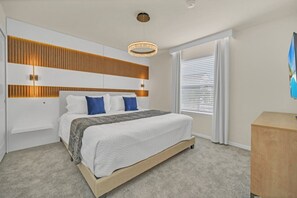 10 soverom, strykejern/-brett, internettilgang og sengetøy