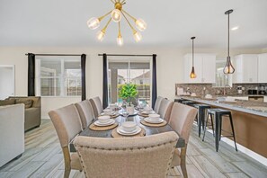 Dining - Stay at Orlando Villa 6478 – Exclusive Champions Gate Resort (Orlando)