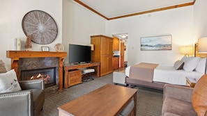 1 bedroom, iron/ironing board, free WiFi, bed sheets - Studio Spruce Peak Ski In Ski Out "La Voûte" #147 (Stowe)