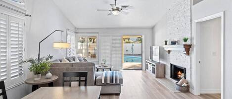 Smart-TV, Kamin, Tischfußball