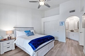 3 bedrooms, in-room safe, desk, iron/ironing board