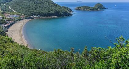 Ferienhaus 'Innamorata Mare' mit Meerblick, privater Terrasse und Wi-Fi