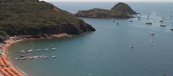 Casa de vacaciones 'Innamorata Mare' con vistas al mar, terraza privada y Wi-Fi