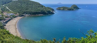 Holiday Home 'Innamorata Mare' with Sea View, Private Terrace and Wi-Fi