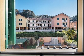 Interior - Room 'Iris' with Wi-Fi and Air Conditioning (Levanto)